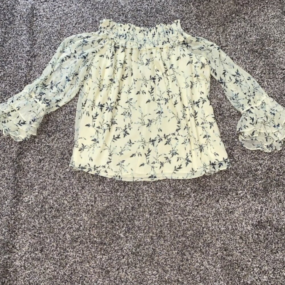 Cece Ruffle Off Shoulder Top - Picture 3 of 8